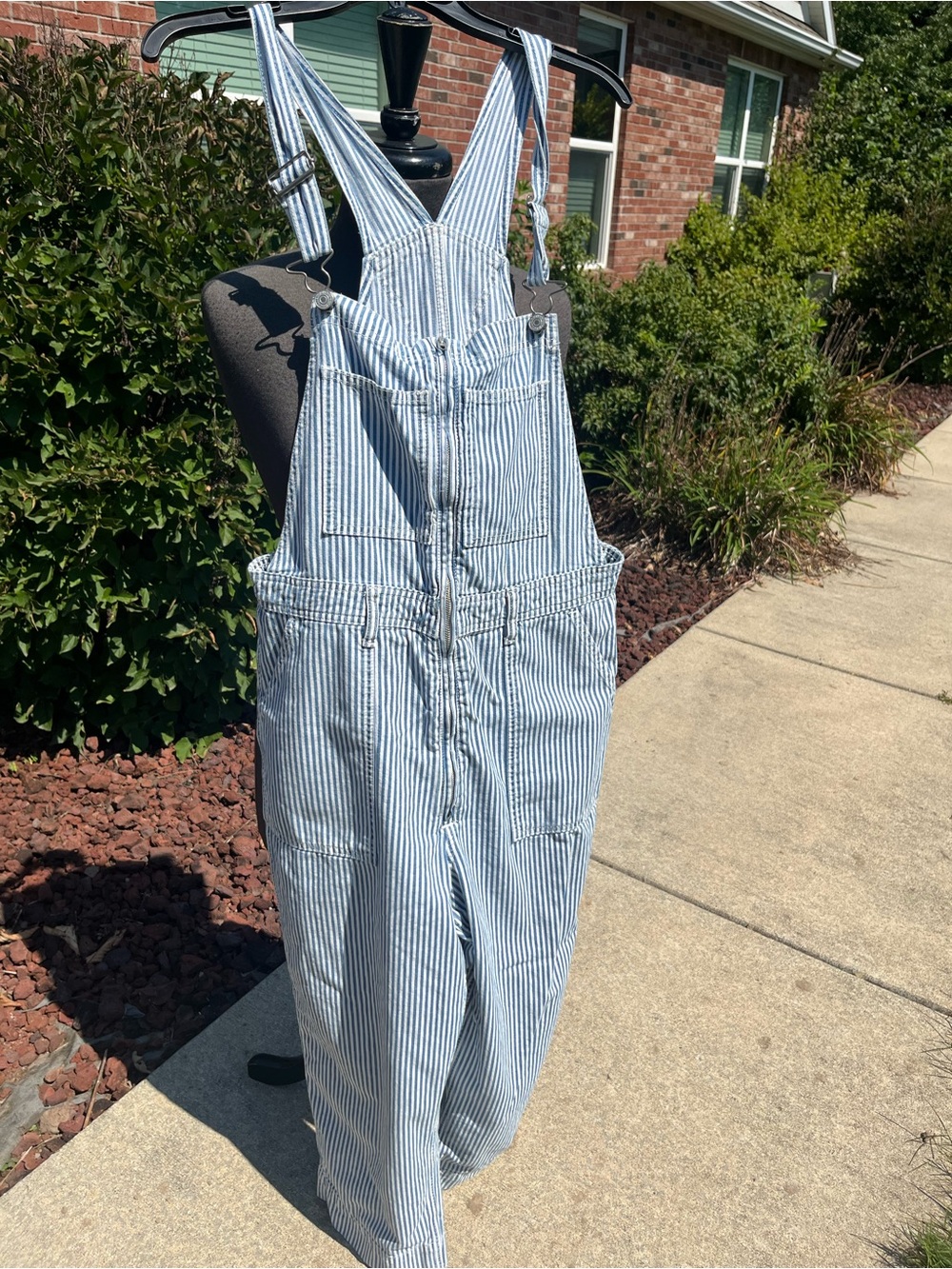 Abercrombie & Fitch Blue and White Striped ladies large zip front
